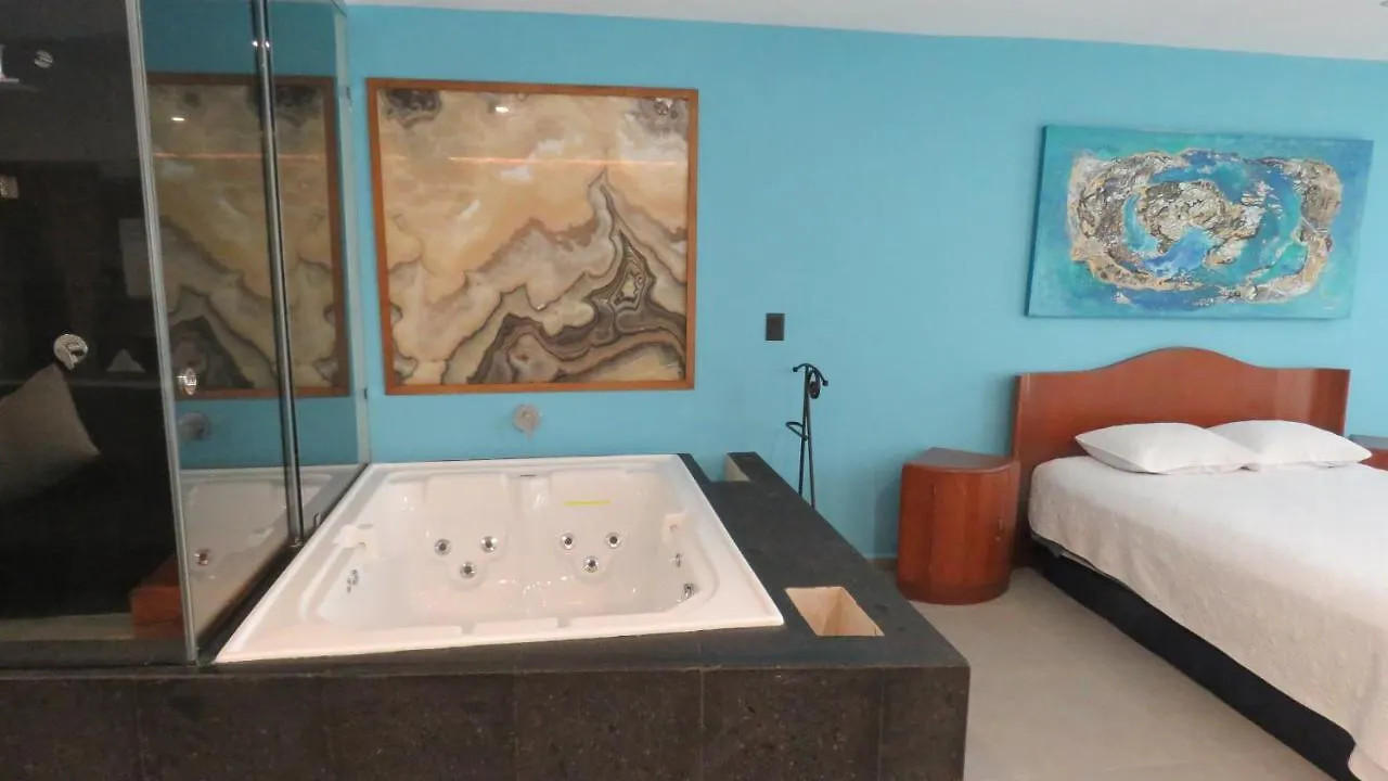 Gorgeous Duplex Mamitas Beach Jacuzzi 3Bd Lock-Out Playa del Carmen Apartment