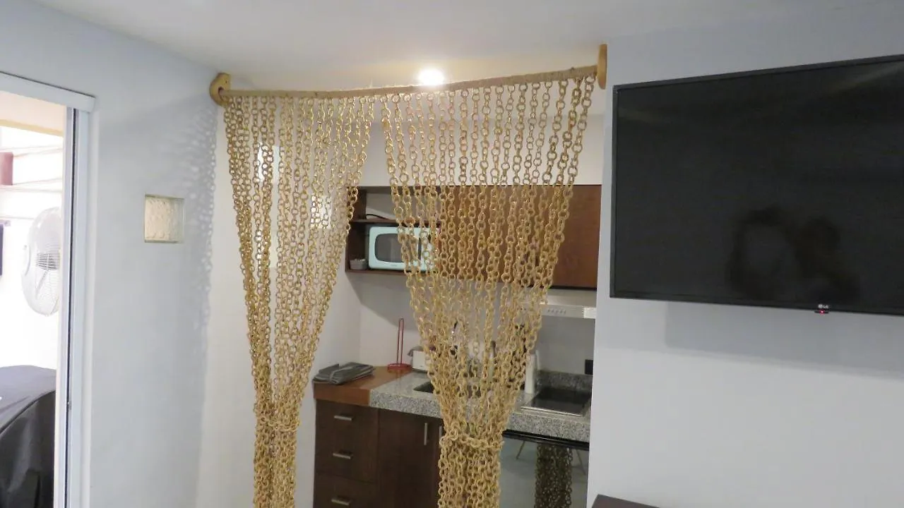 Gorgeous Duplex Mamitas Beach Jacuzzi 3Bd Lock-Out Playa del Carmen 0*,  Mexico