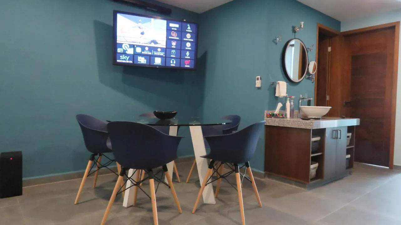 Gorgeous Duplex Mamitas Beach Jacuzzi 3Bd Lock-Out Playa del Carmen Apartment